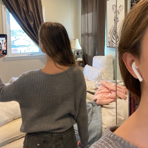 sweater - Picture 2 of 3